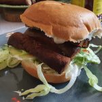 Budget comfortfood: macaroni met frikandel en Broodje Anja