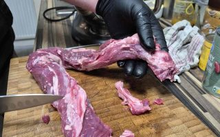 De ketting van de ossenhaas of runderhaas.