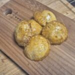 Tuna Cheese Puffs. De heerlijke, snelle en makkelijke snack uit de oven of airfryer.